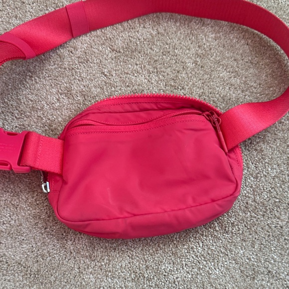 Lululemon Pink Belt Bag size 1L - Picture 10 of 12